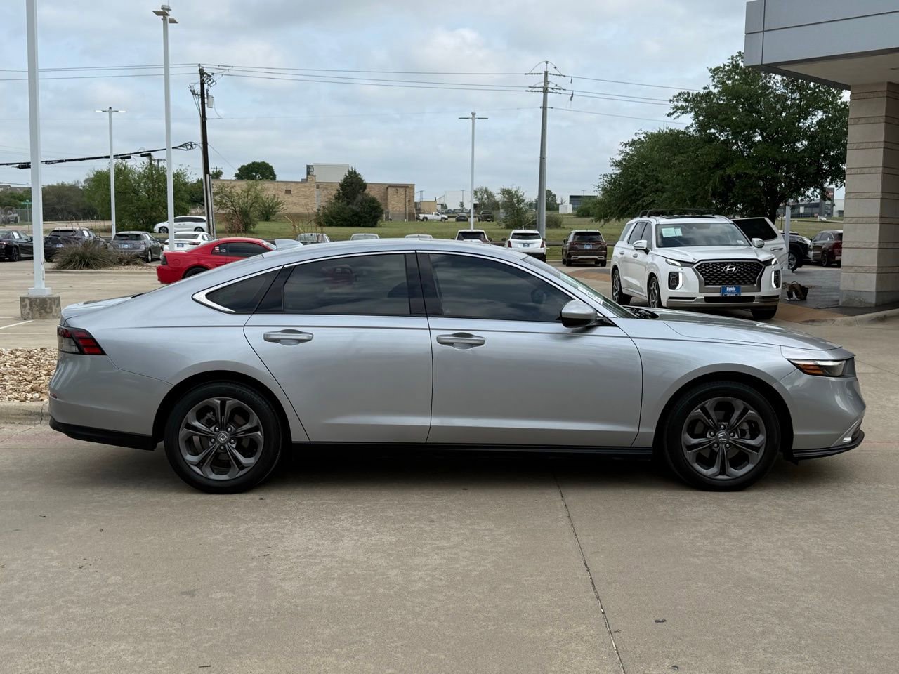 Used 2023 Honda Accord EX image 6