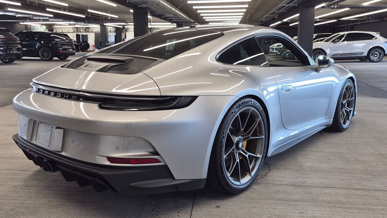 Certified 2022 Porsche 911 GT3 RWD image 6