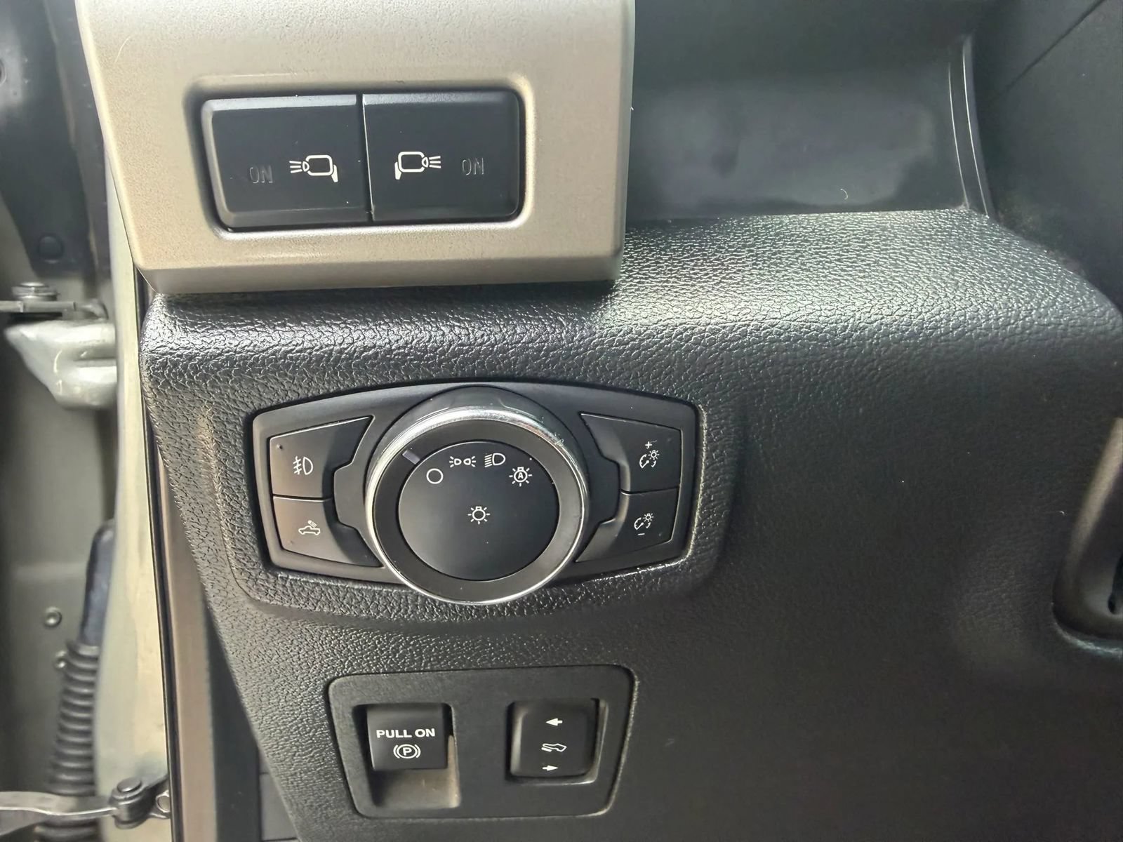 Used 2020 Ford F150 Lariat w/ Equipment Group 502A Luxury AWD/4WD image 25