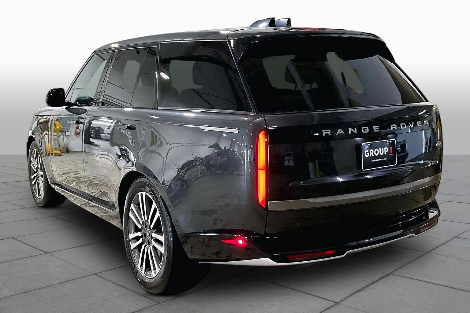 Used 2023 Land Rover Range Rover SE AWD/4WD image 12