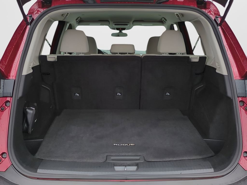 Certified 2022 Nissan Rogue SV image 13