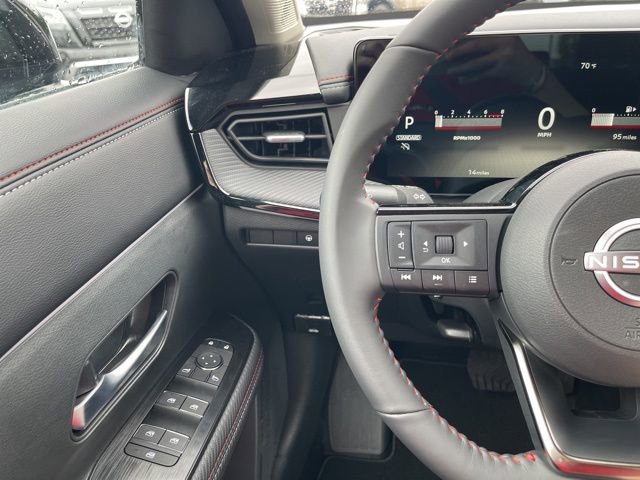 New 2025 Nissan Kicks SR image 30