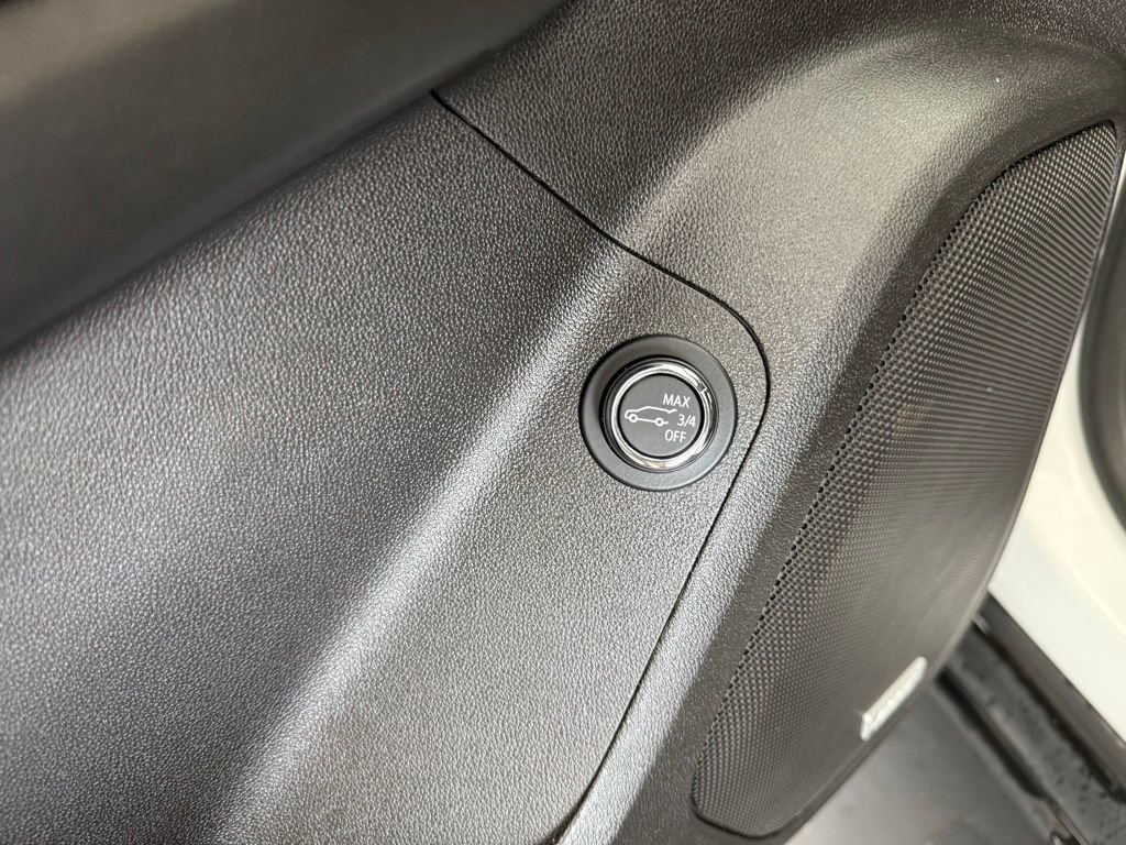 Used 2023 GMC Acadia SLT image 37