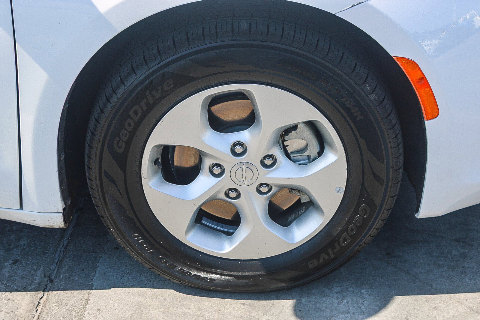 Used 2018 Chrysler Pacifica Touring-L image 12