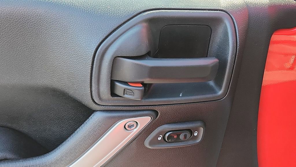 Used 2017 Jeep Wrangler Unlimited Sahara w/ Dual Top Group image 17