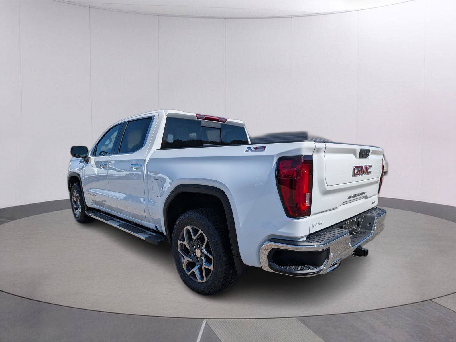 New 2026 GMC Sierra 1500 SLT w/ SLT Premium Plus Package AWD/4WD image 5