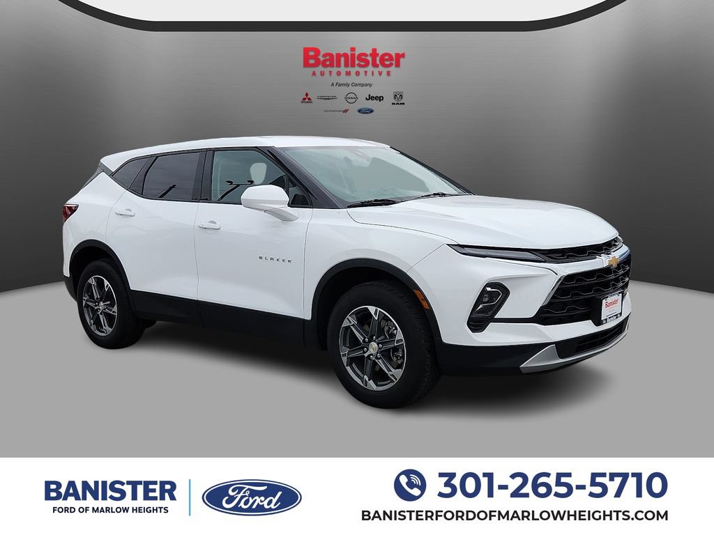 Used 2025 Chevrolet Blazer LT AWD/4WD image 1