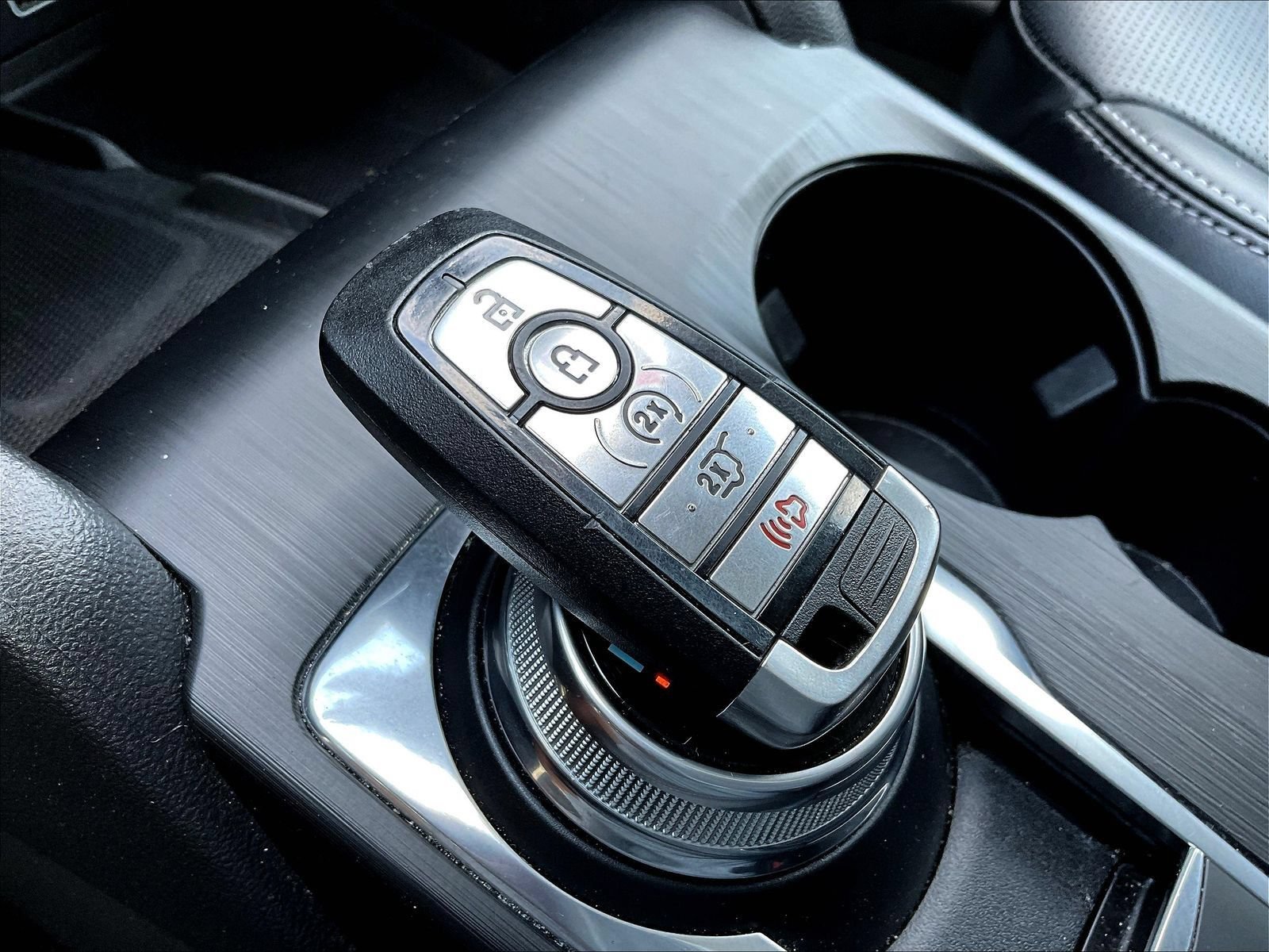 Used 2025 Ford Escape Platinum AWD/4WD image 37