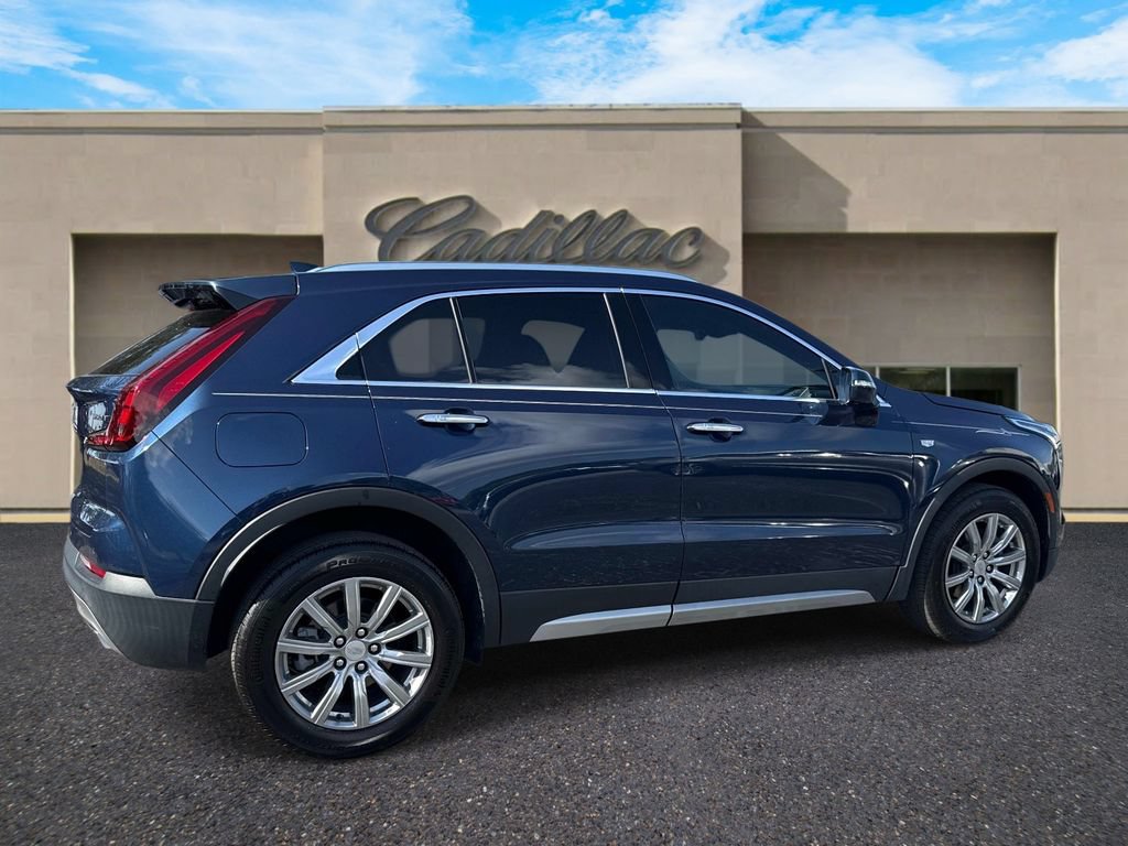 Used 2021 Cadillac XT4 Premium Luxury AWD/4WD image 3