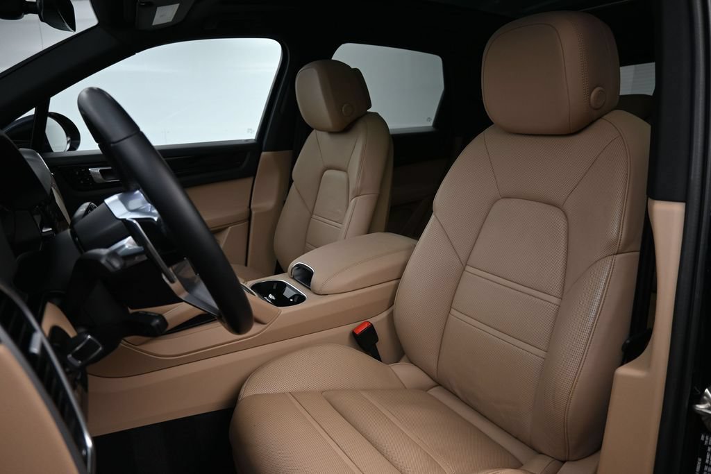 Certified 2021 Porsche Cayenne S AWD/4WD image 5