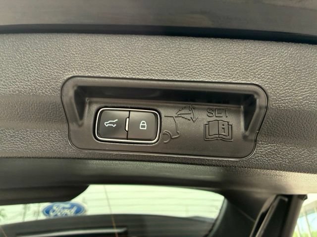 Certified 2023 Ford Explorer XLT w/ Equipment Group 202A AWD/4WD image 4