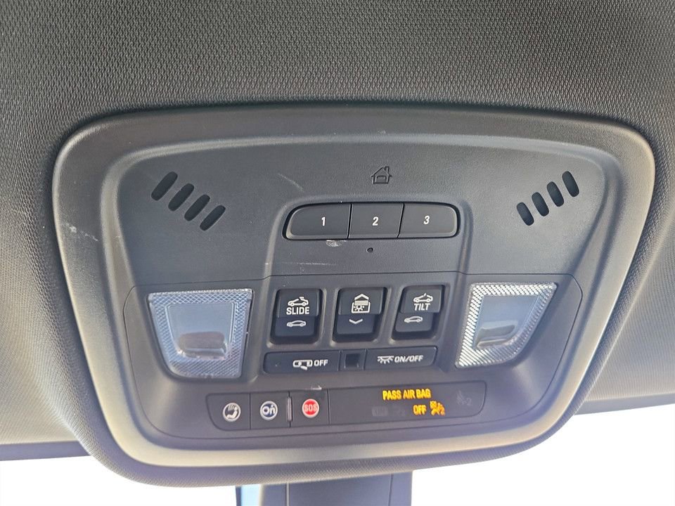 Used 2023 Chevrolet Traverse RS w/ LPO, Floor Liner Package image 23