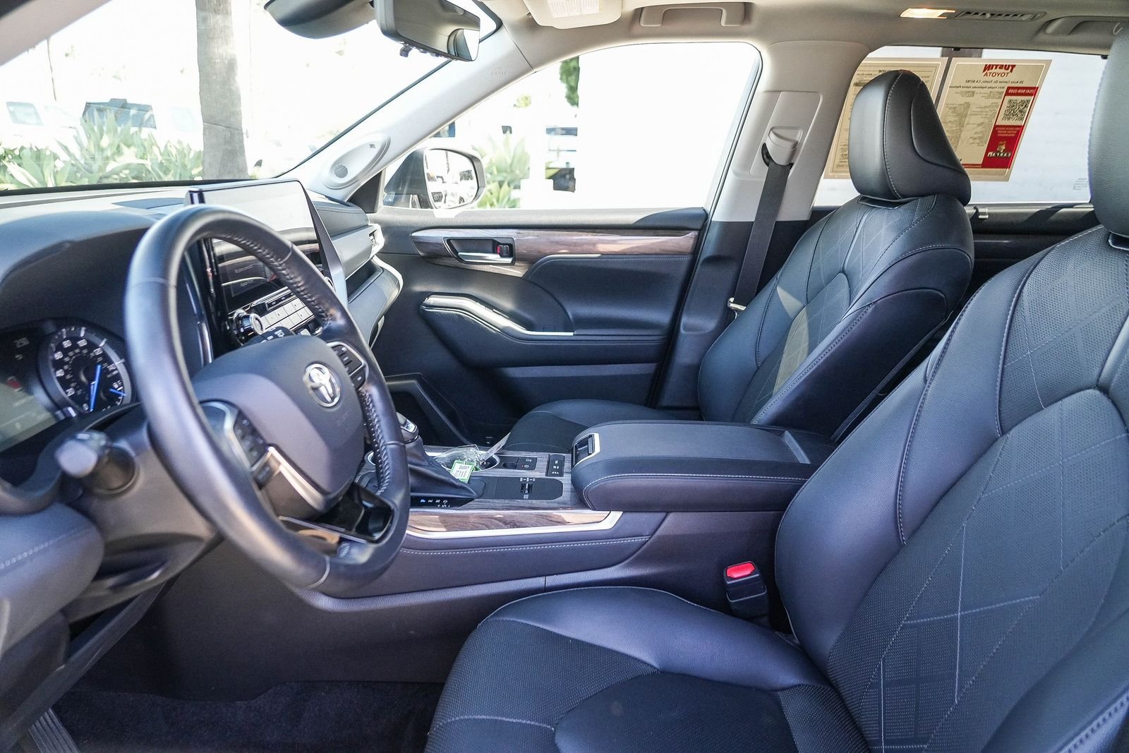 Used 2021 Toyota Highlander Platinum AWD/4WD image 18