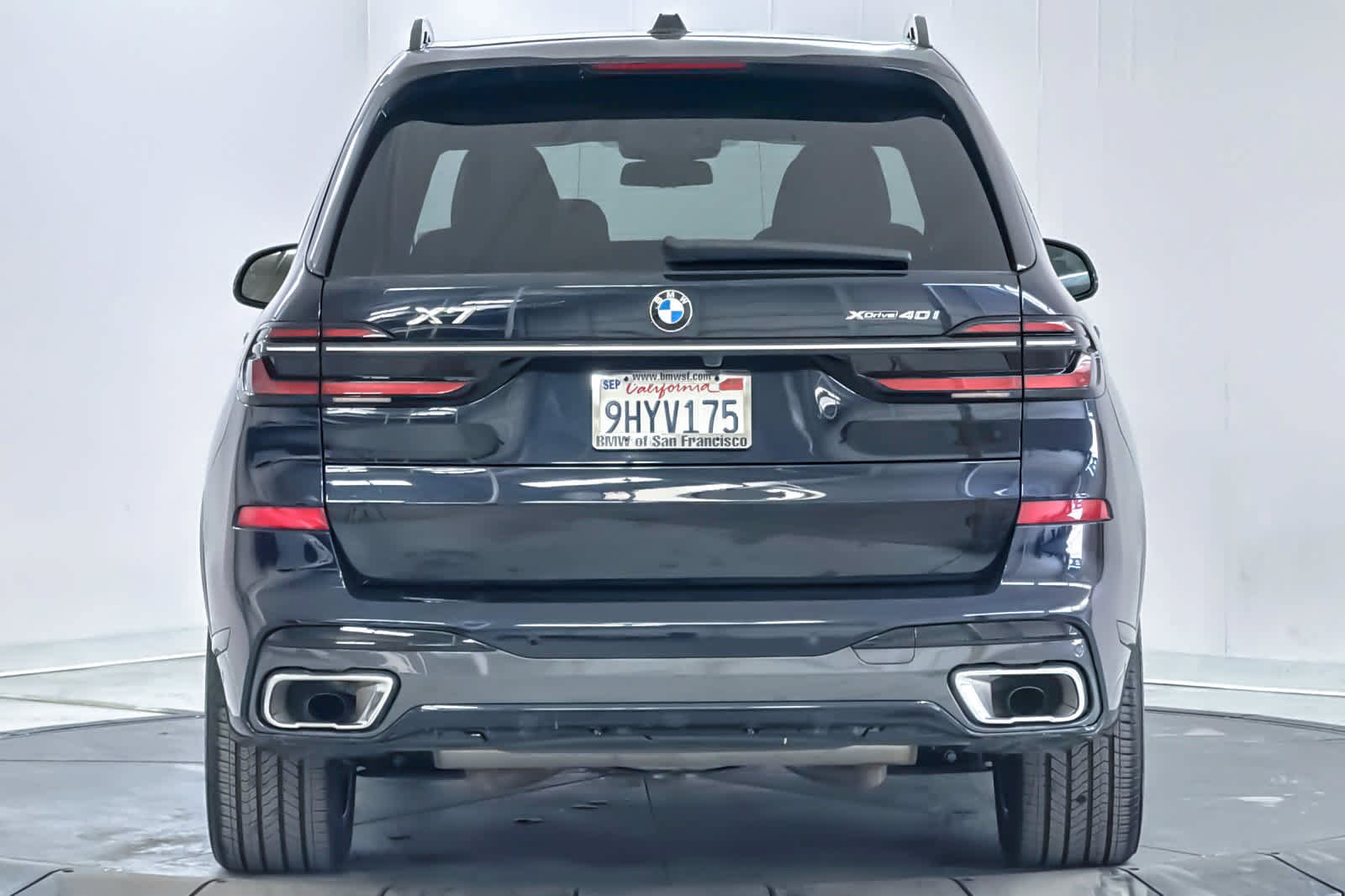 Used 2024 BMW X7 xDrive40i w/ M Sport Package AWD/4WD image 7