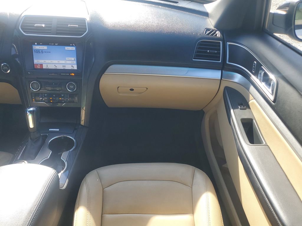 Used 2017 Ford Explorer XLT w/ Equipment Group 202A image 15