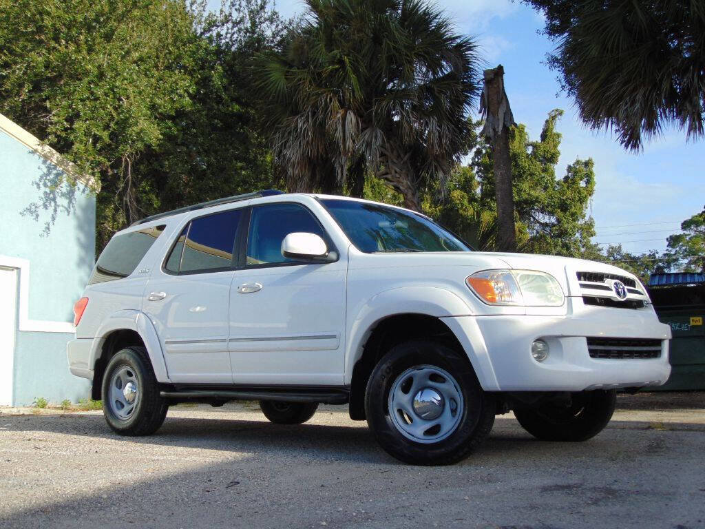 Used 2005 Toyota Sequoia SR5 image 2