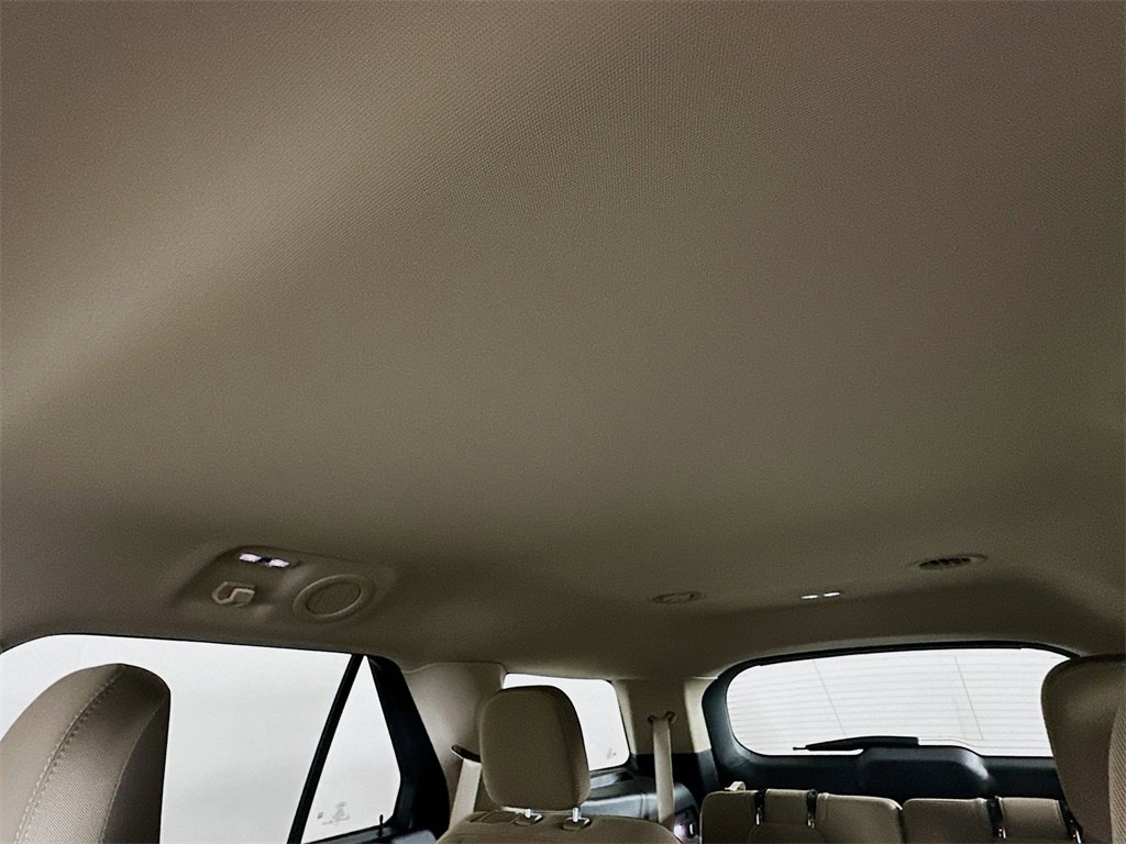 Used 2023 Ford Explorer XLT image 20