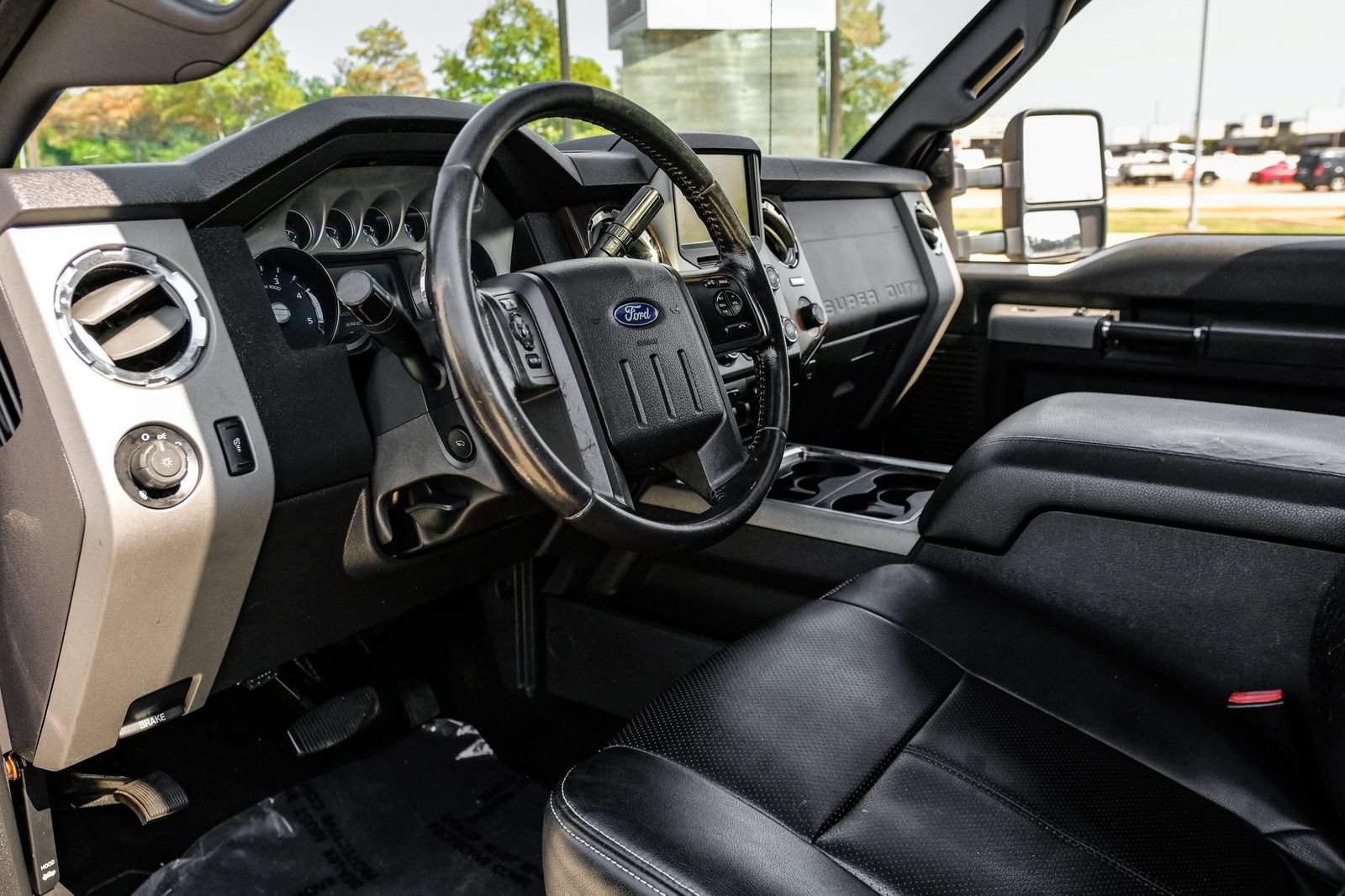 Used 2016 Ford F350 Lariat w/ Lariat Ultimate Package AWD/4WD image 3