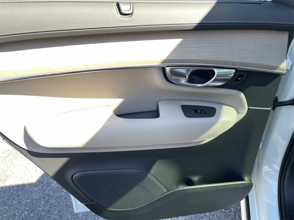 New 2026 Volvo XC90 B6 Ultra image 19