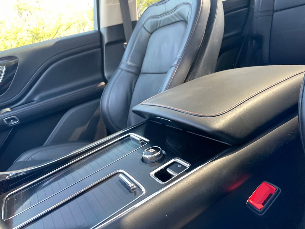 Used 2023 Lincoln Aviator Reserve w/ Equipment Group 201A image 25