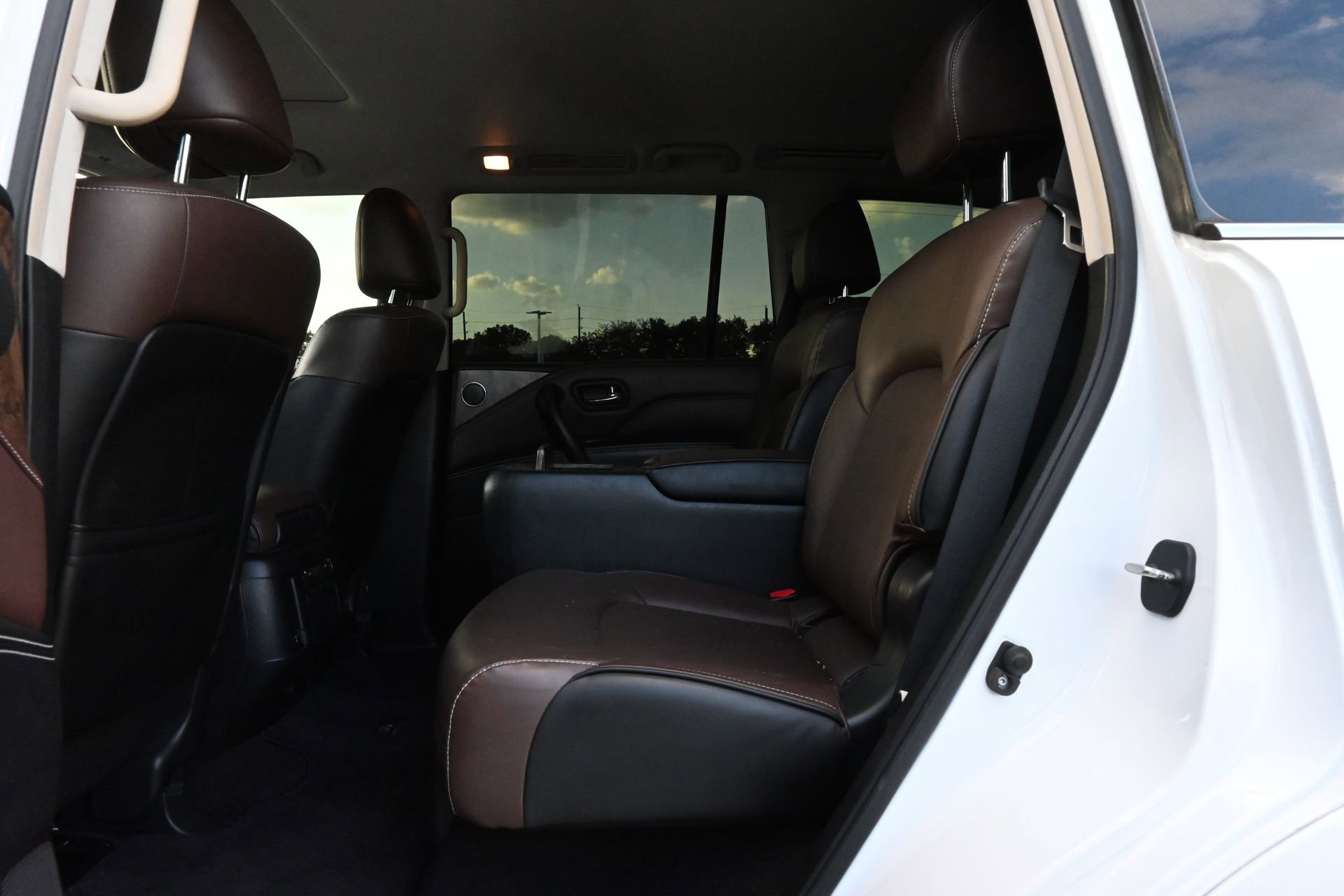 Used 2021 INFINITI QX80 Premium Select w/ Cargo Package RWD image 17
