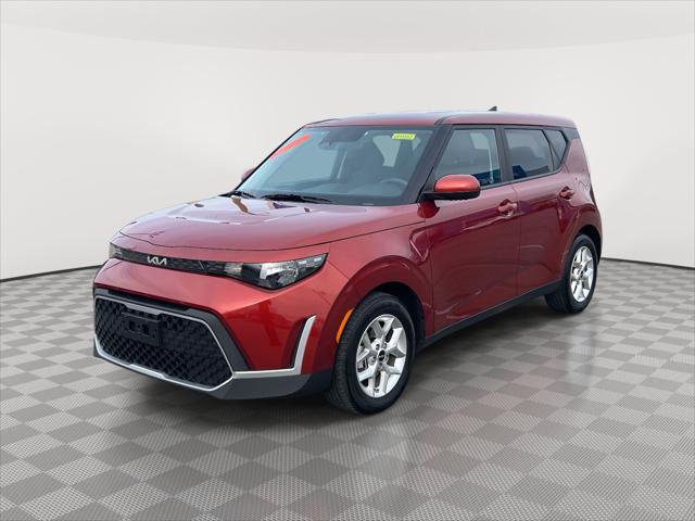 Used 2023 Kia Soul LX w/ LX Technology Package image 3