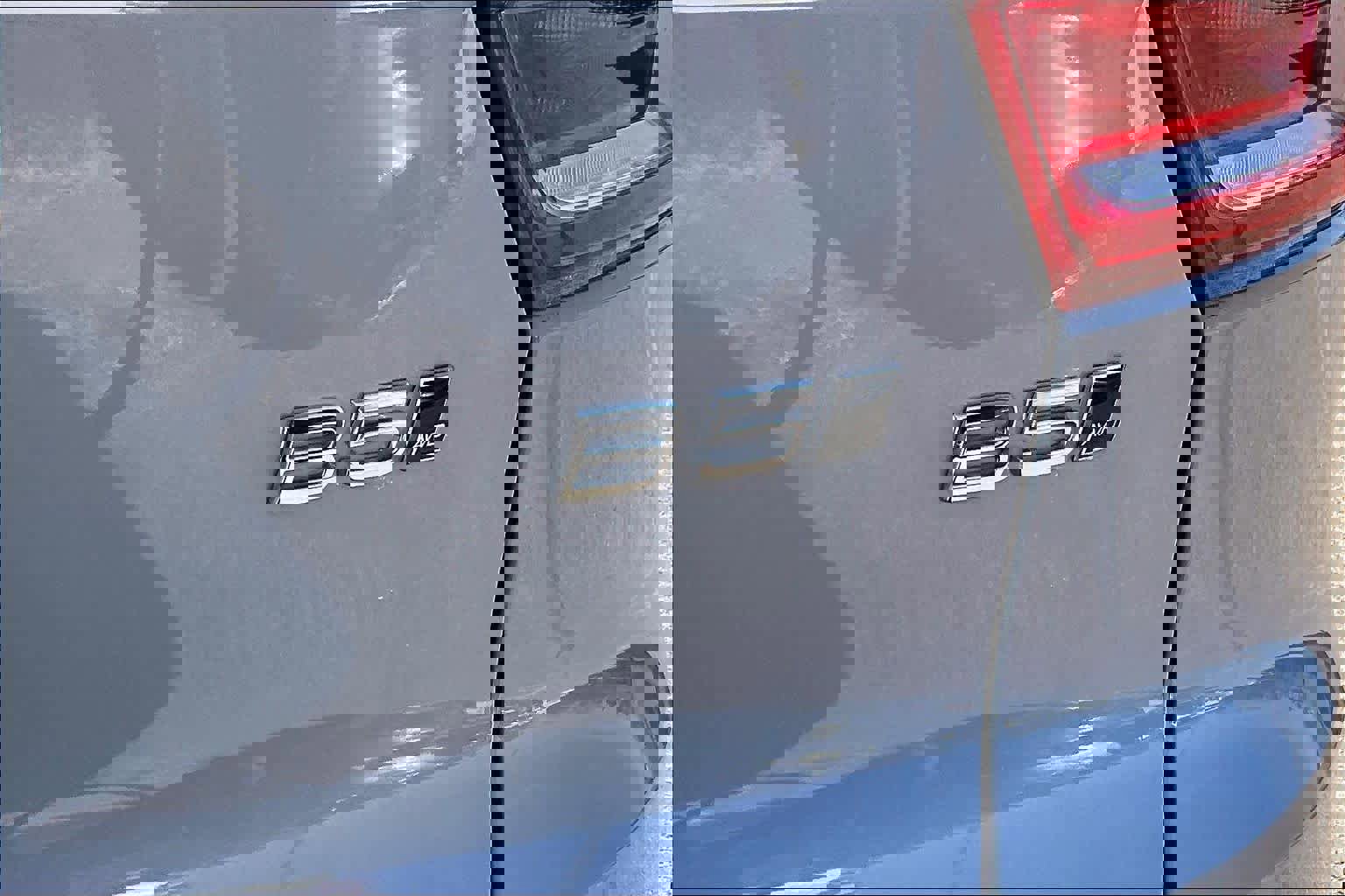 Certified 2024 Volvo XC40 B5 Plus w/ Protection Package Premier image 9