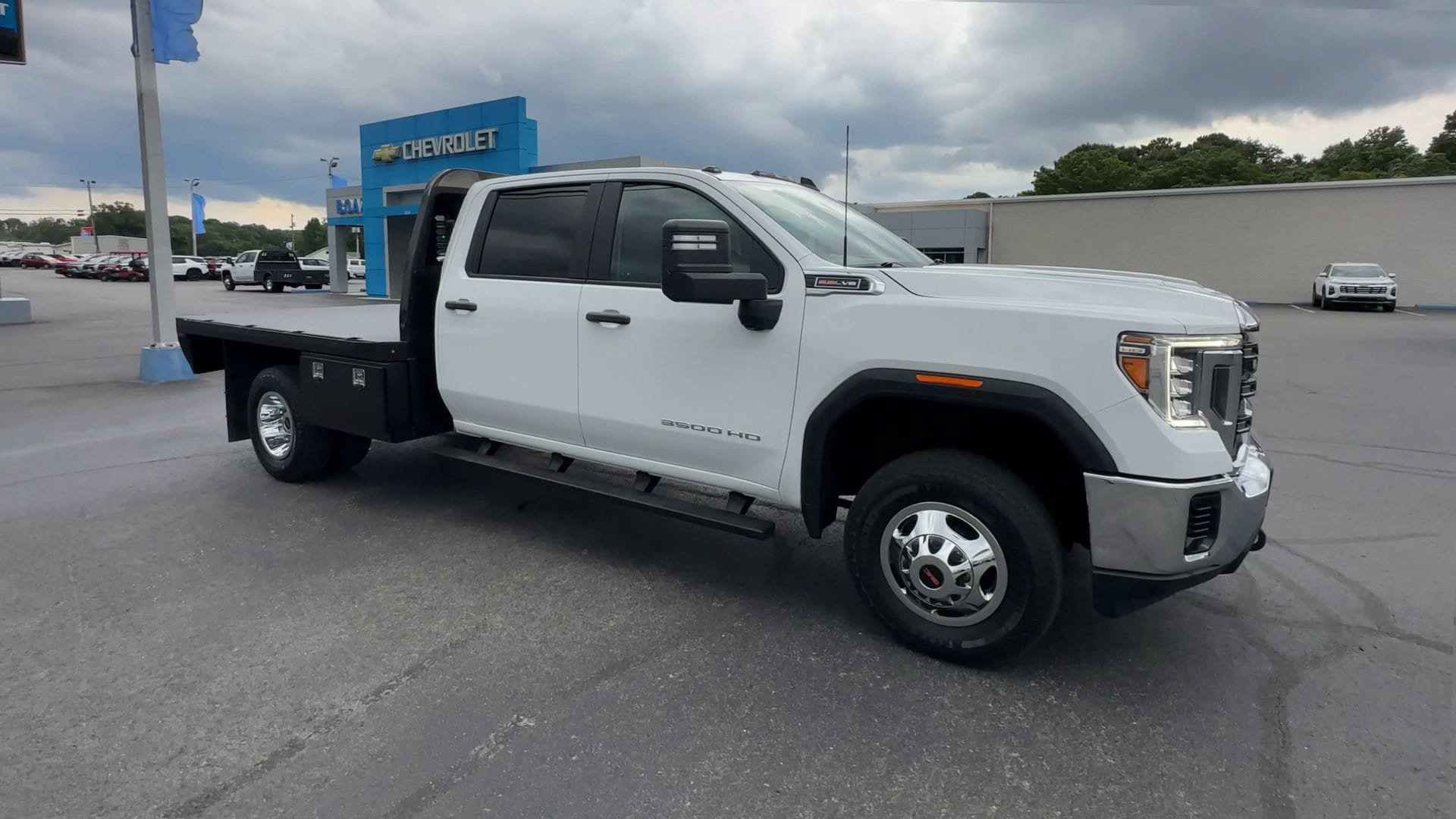 Used 2022 GMC Sierra 3500 Pro w/ Convenience Package AWD/4WD image 2