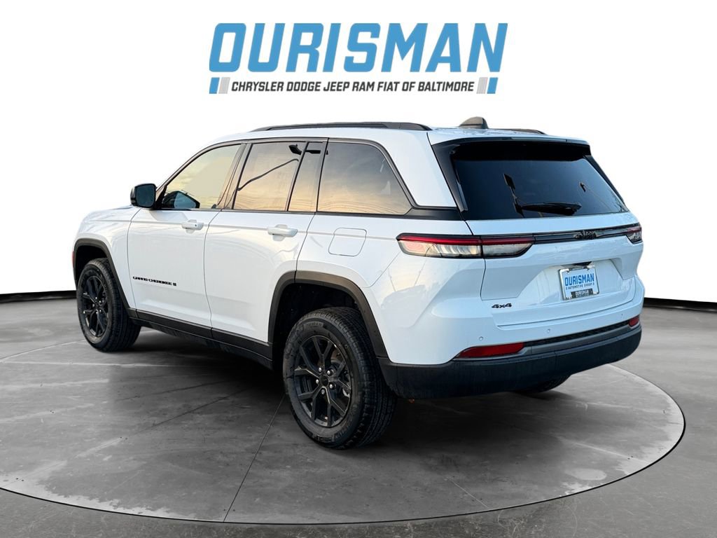 New 2026 Jeep Grand Cherokee Laredo image 4