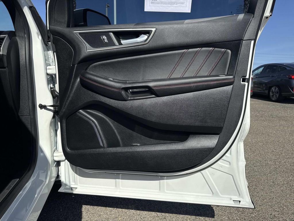 Certified 2022 Ford Edge ST-Line image 29