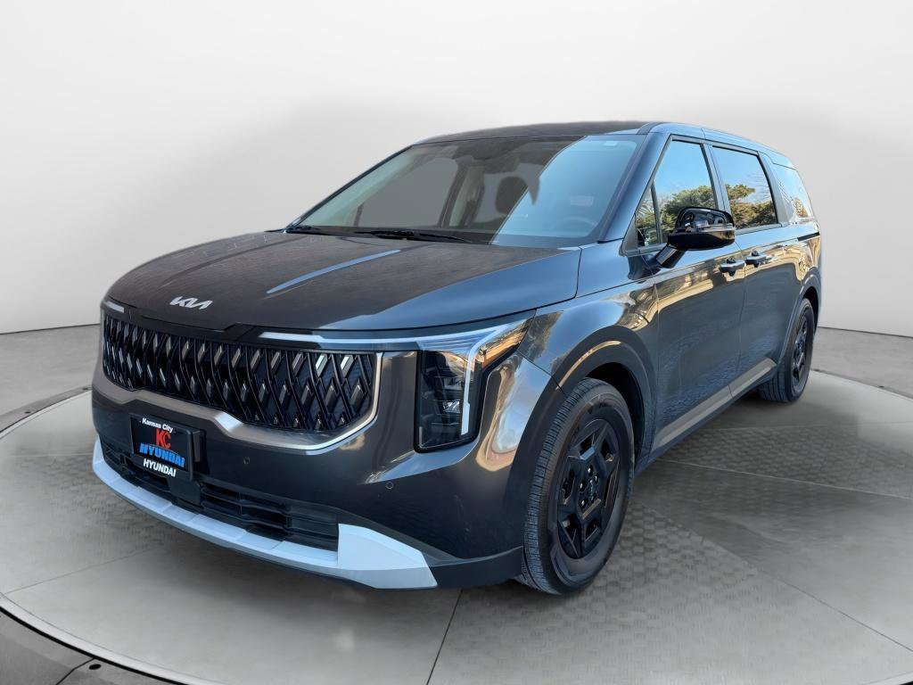 Used 2025 Kia Carnival LX image 1