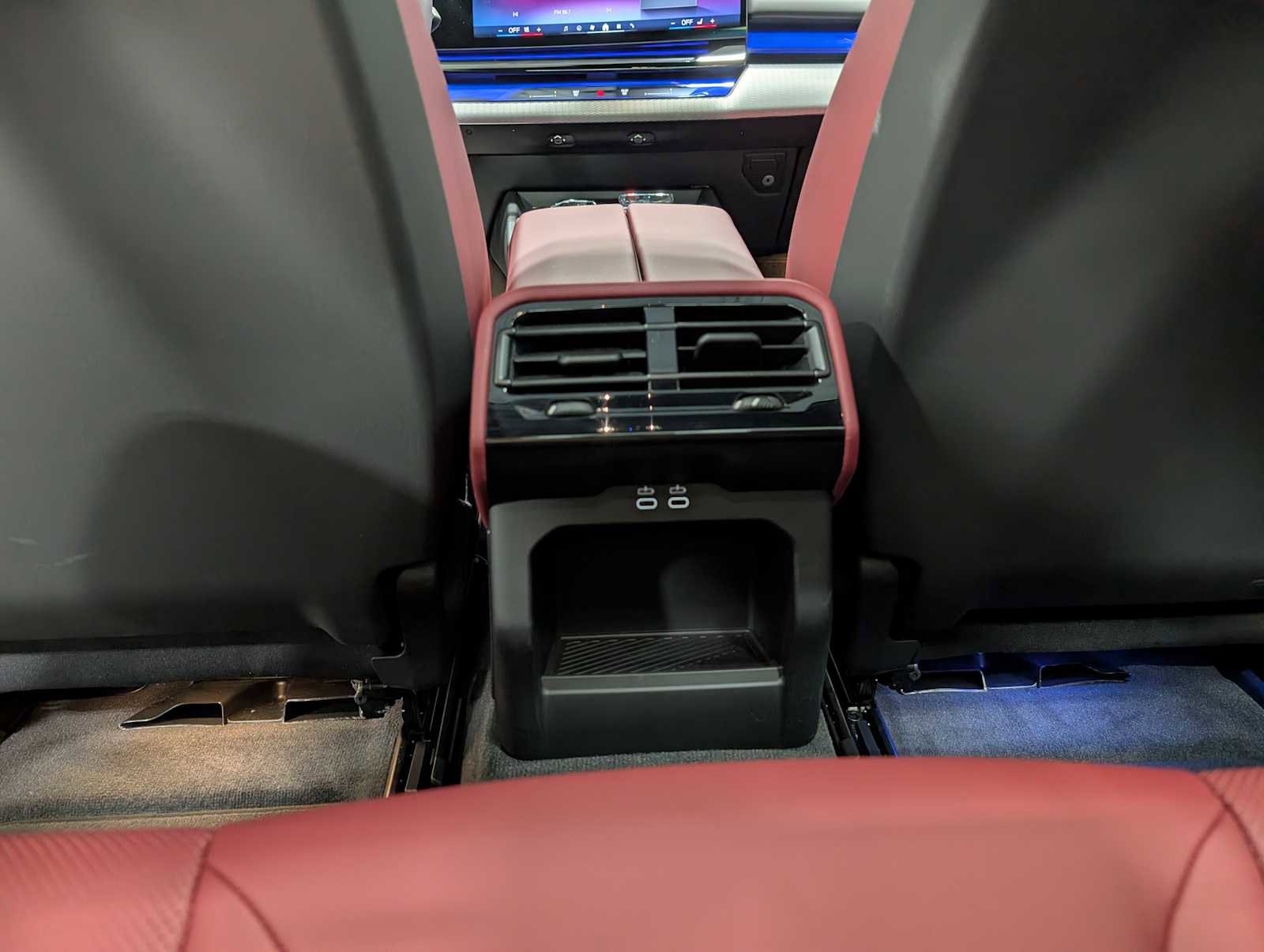 Used 2025 BMW 540i xDrive w/ Executive Package image 21