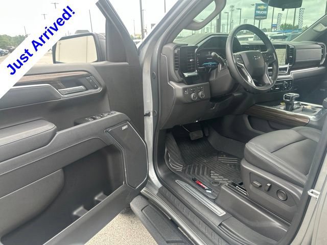 Used 2026 Chevrolet Silverado 1500 LT Trail Boss w/ LT Trail Boss Premium Package AWD/4WD image 9