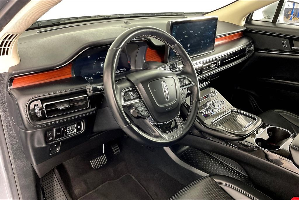 Used 2023 Lincoln Nautilus Reserve image 18