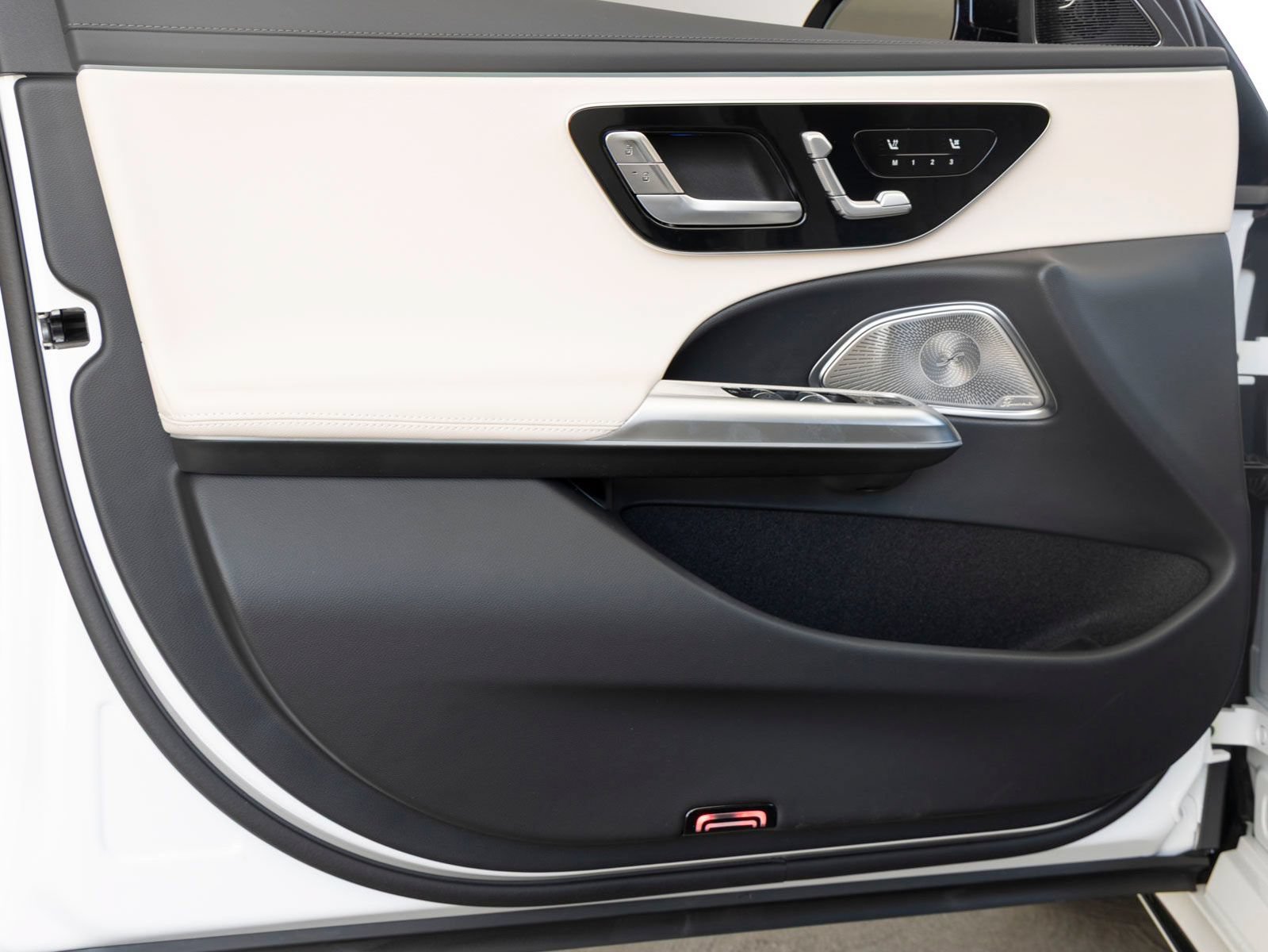 New 2026 Mercedes-Benz E 450 4MATIC Sedan image 12