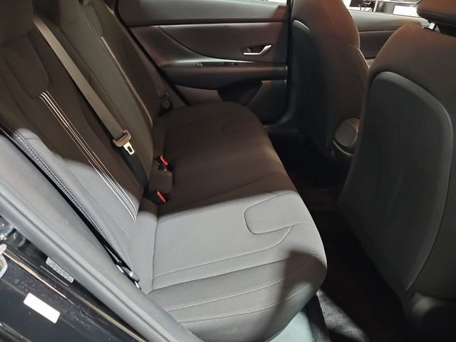 Used 2023 Hyundai Elantra SEL image 16