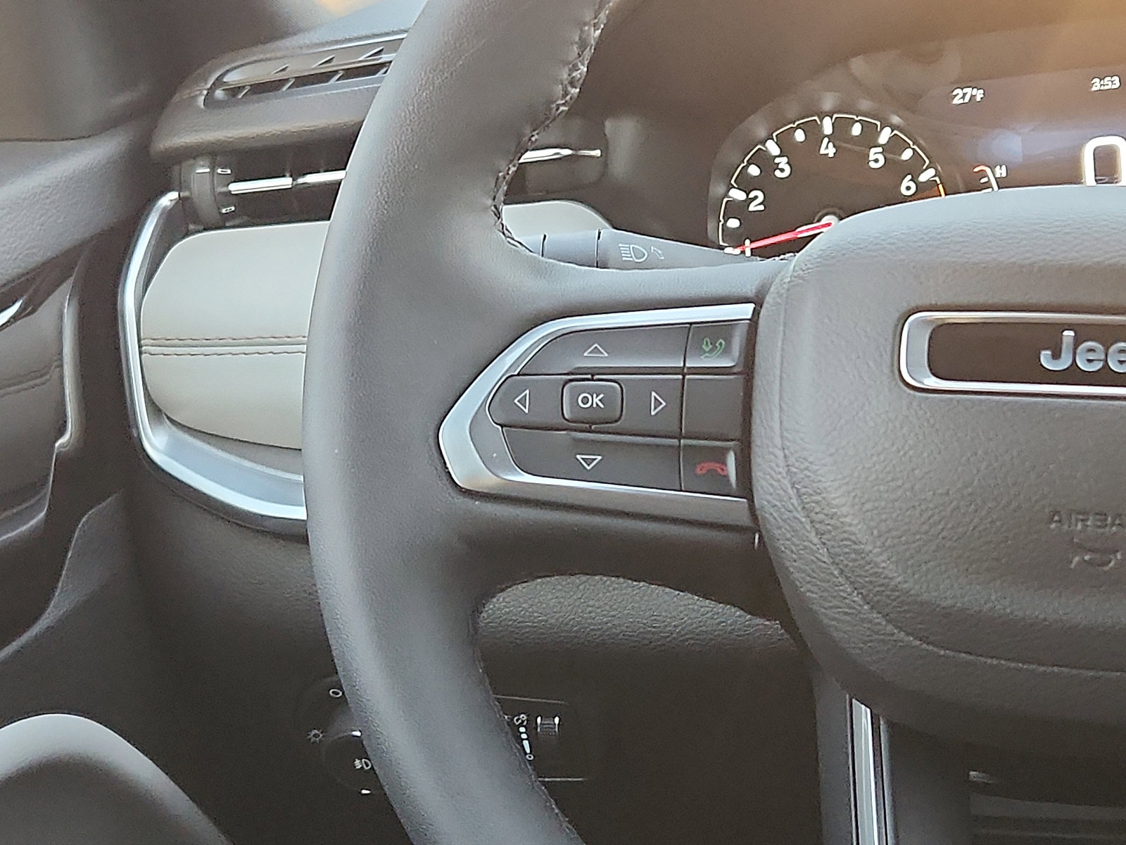 Used 2025 Jeep Compass Limited image 15