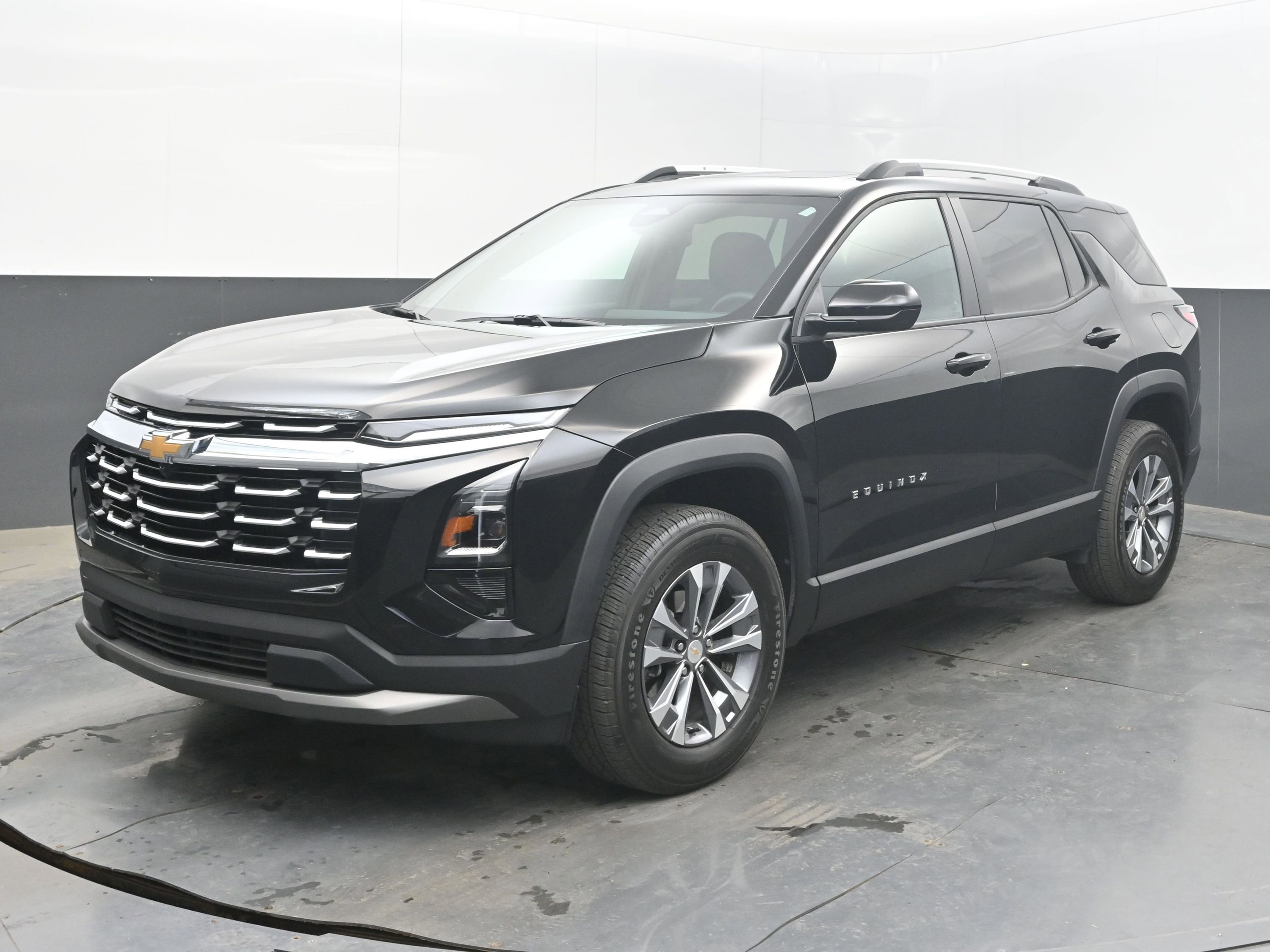 Used 2025 Chevrolet Equinox LT w/ Convenience Package II image 5