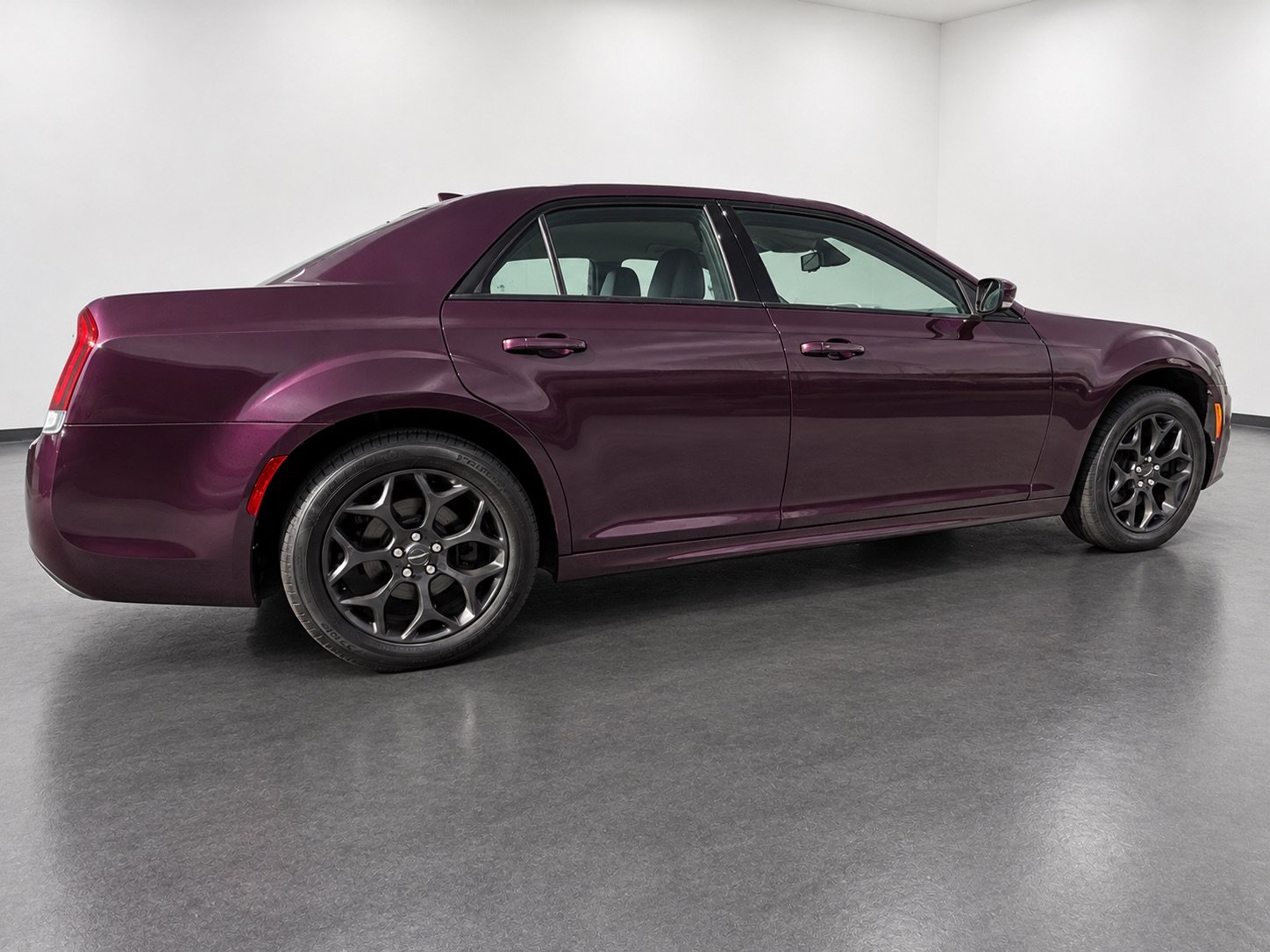 Used 2021 Chrysler 300 Touring L AWD/4WD image 5