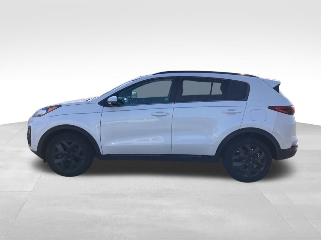 Used 2022 Kia Sportage Nightfall Edition image 2