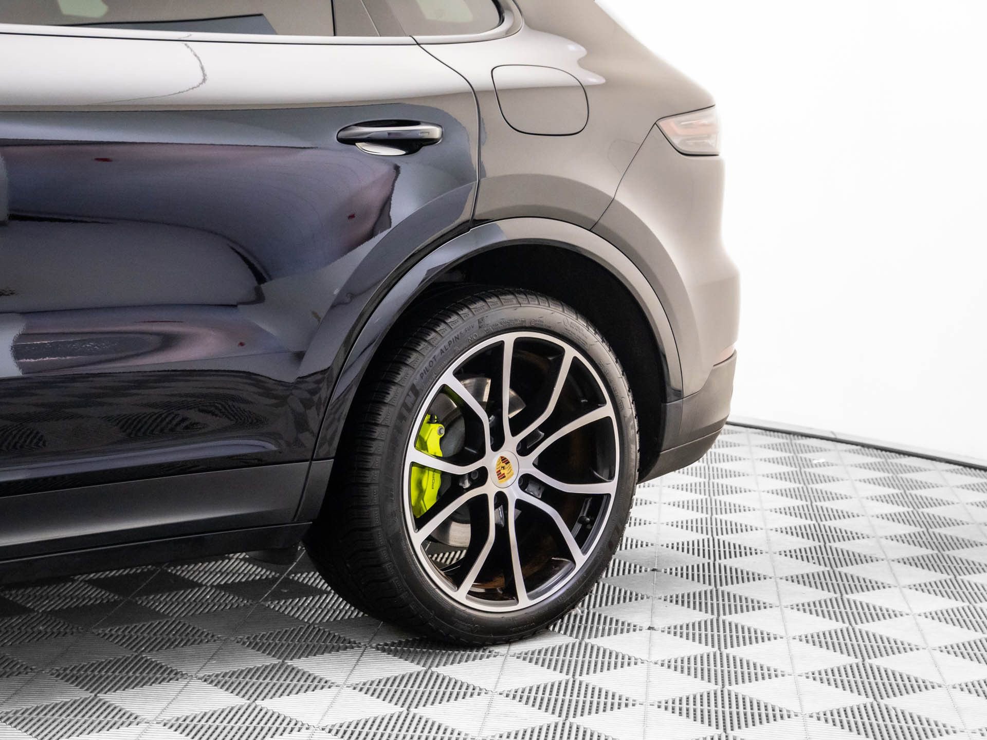 Used 2021 Porsche Cayenne E-Hybrid image 34