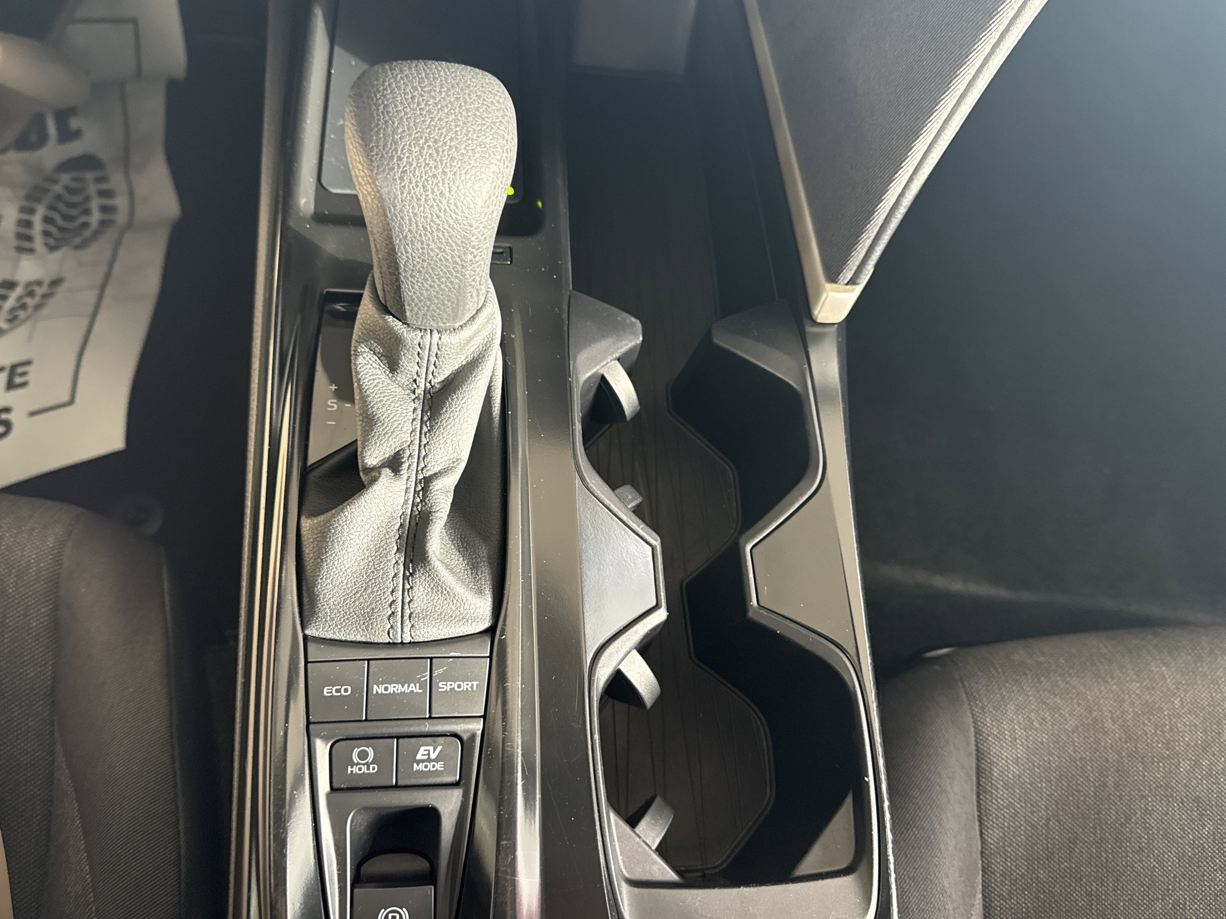 Used 2025 Toyota Camry LE image 24