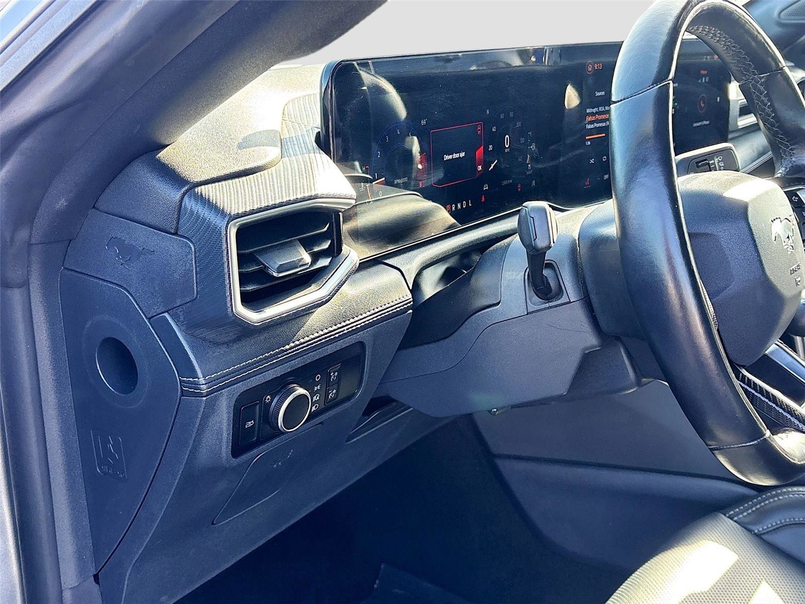 Used 2025 Ford Mustang Premium image 10