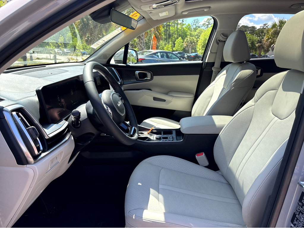 Used 2024 Kia Sorento EX w/ Panoramic Sunroof Package image 22