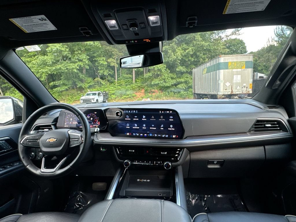 Used 2025 Chevrolet Suburban Premier RWD image 31