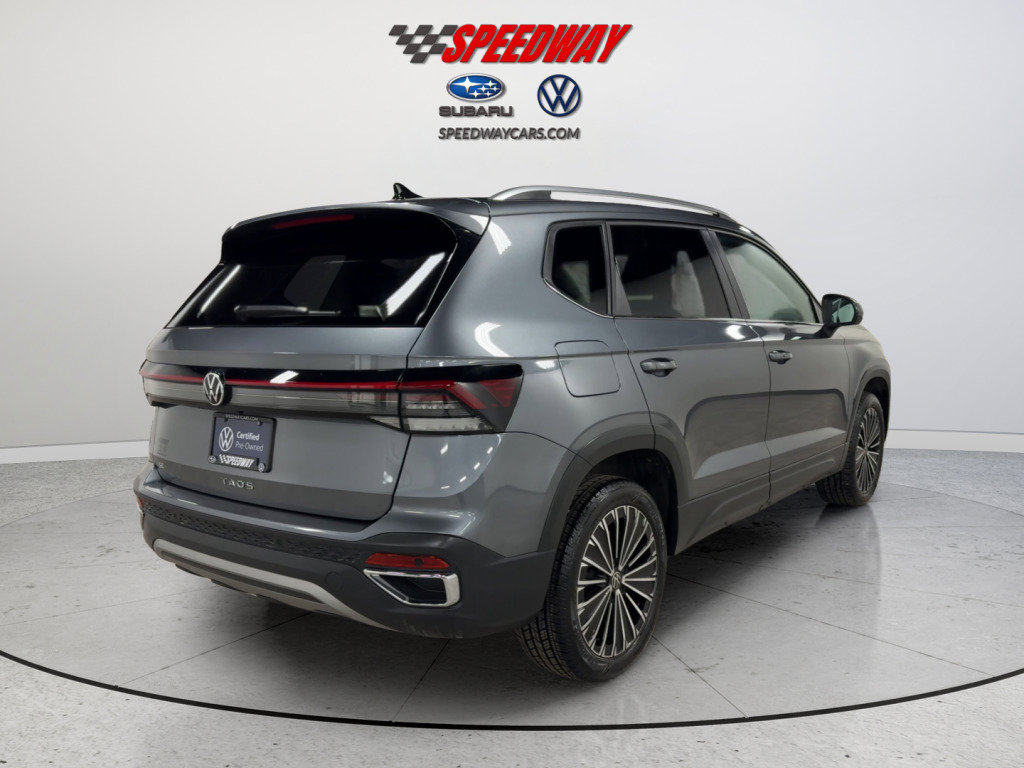 Certified 2025 Volkswagen Taos SE image 9