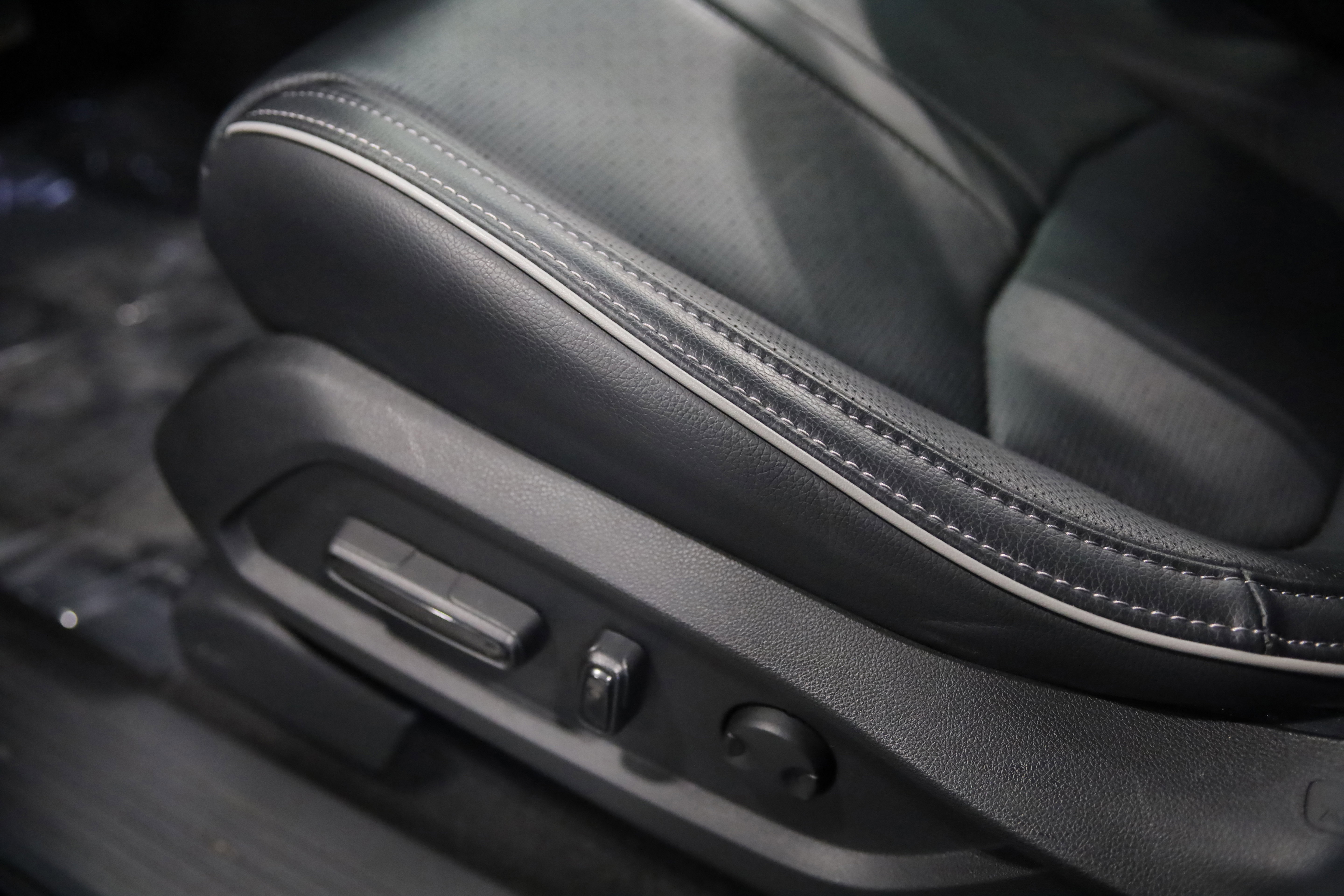 Used 2025 Honda Pilot Elite image 18