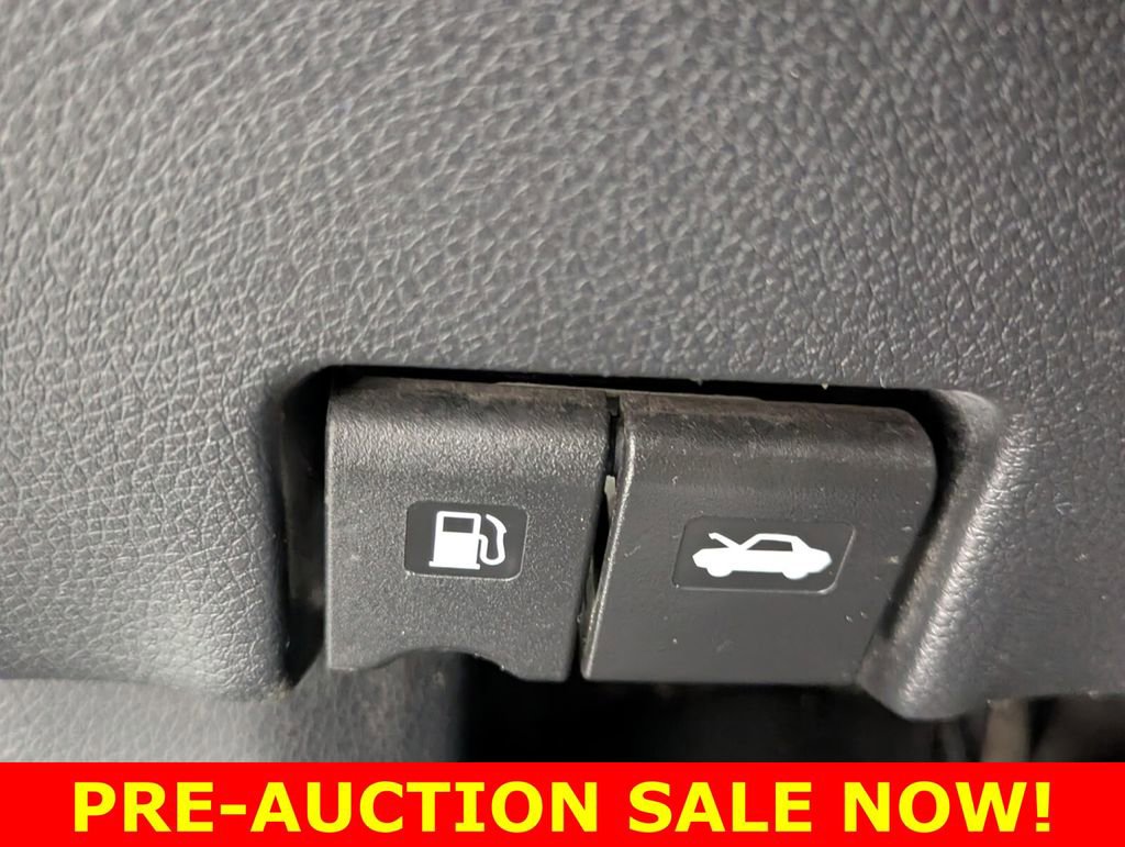 Used 2016 Nissan Rogue S image 15