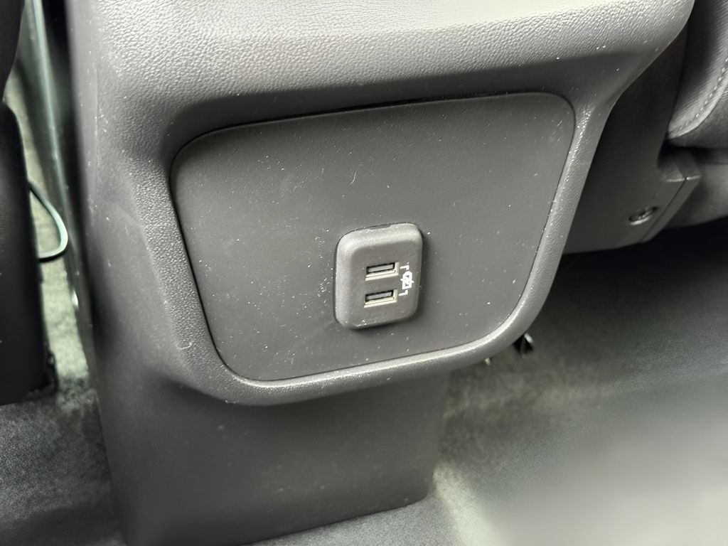 Used 2022 GMC Terrain SLE w/ Driver Convenience Package FWD image 17
