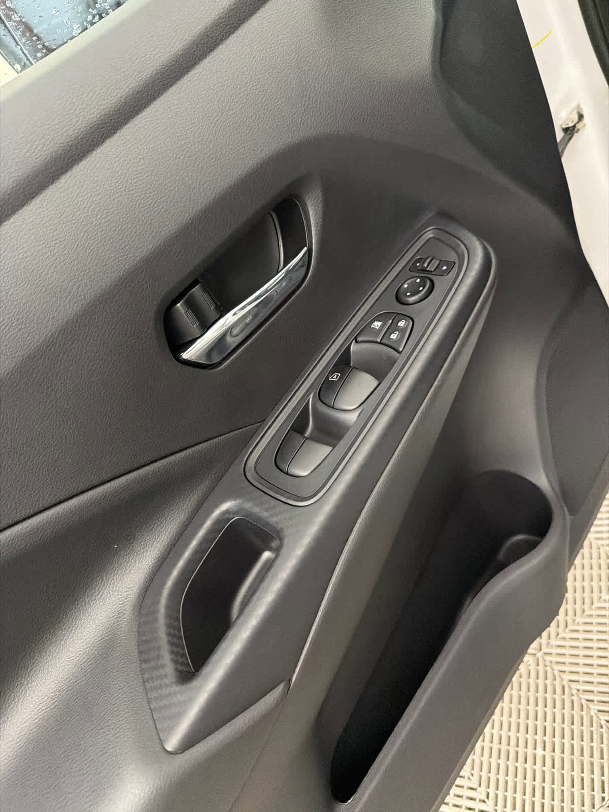 New 2025 Nissan Versa SV w/ Trunk Package image 22